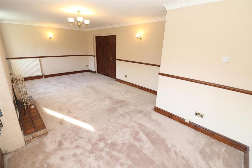 Lounge / Dining Room