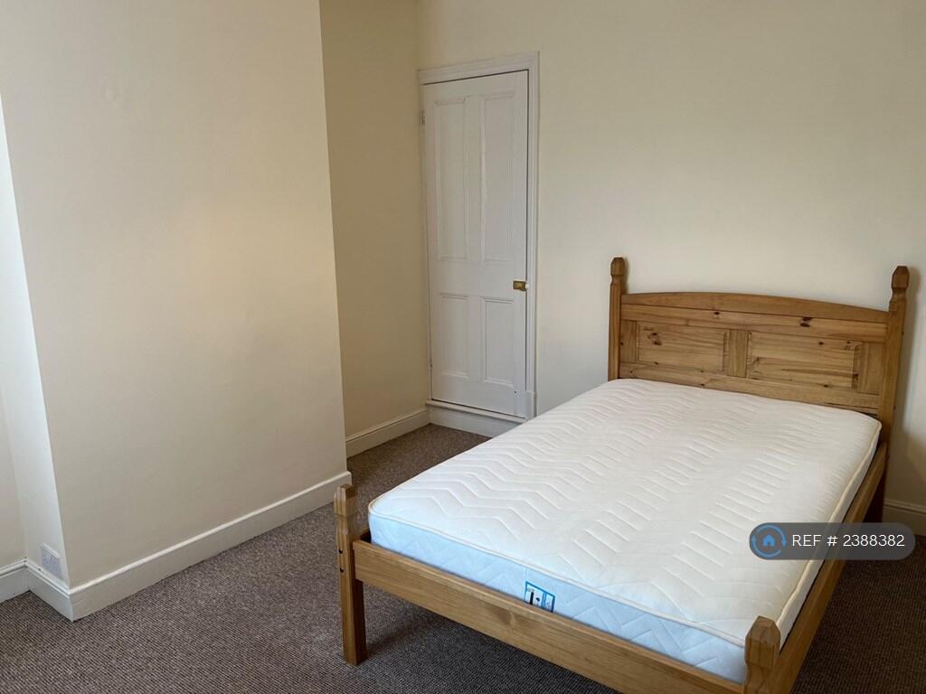 Back Bedroom (Bed Has Been Removed)
