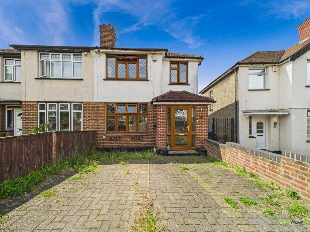 CAM03779G0-PR0271-STILL012