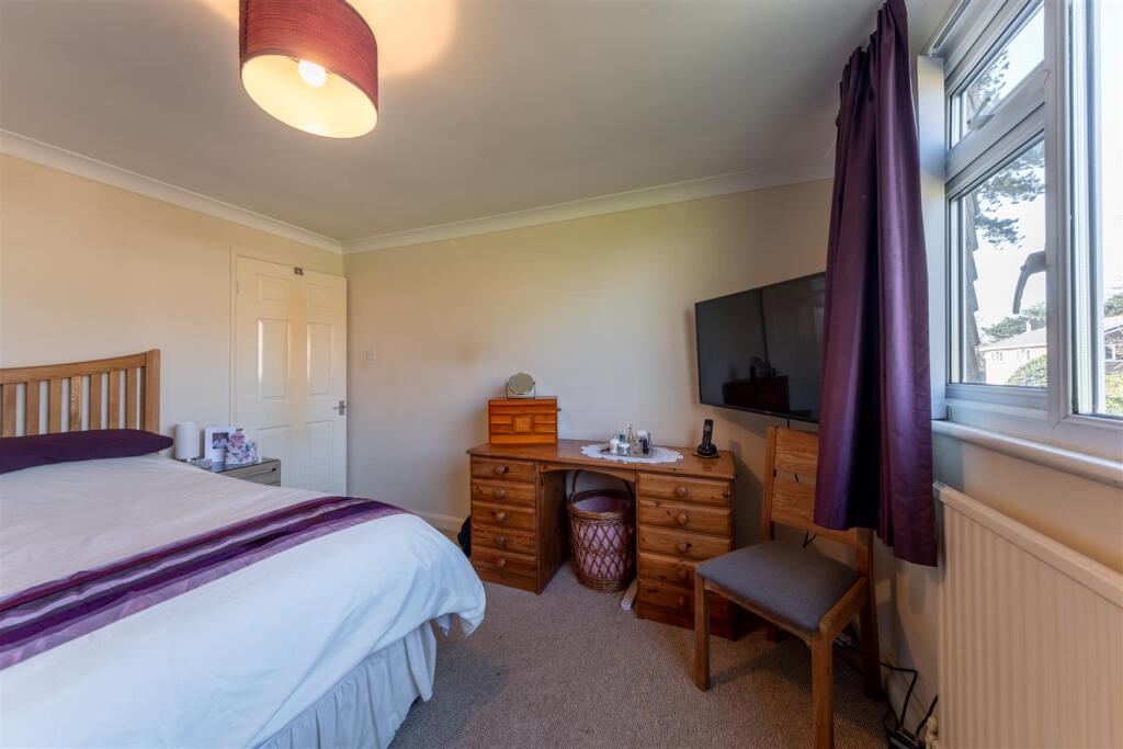 10 Windsor Close-021.jpg