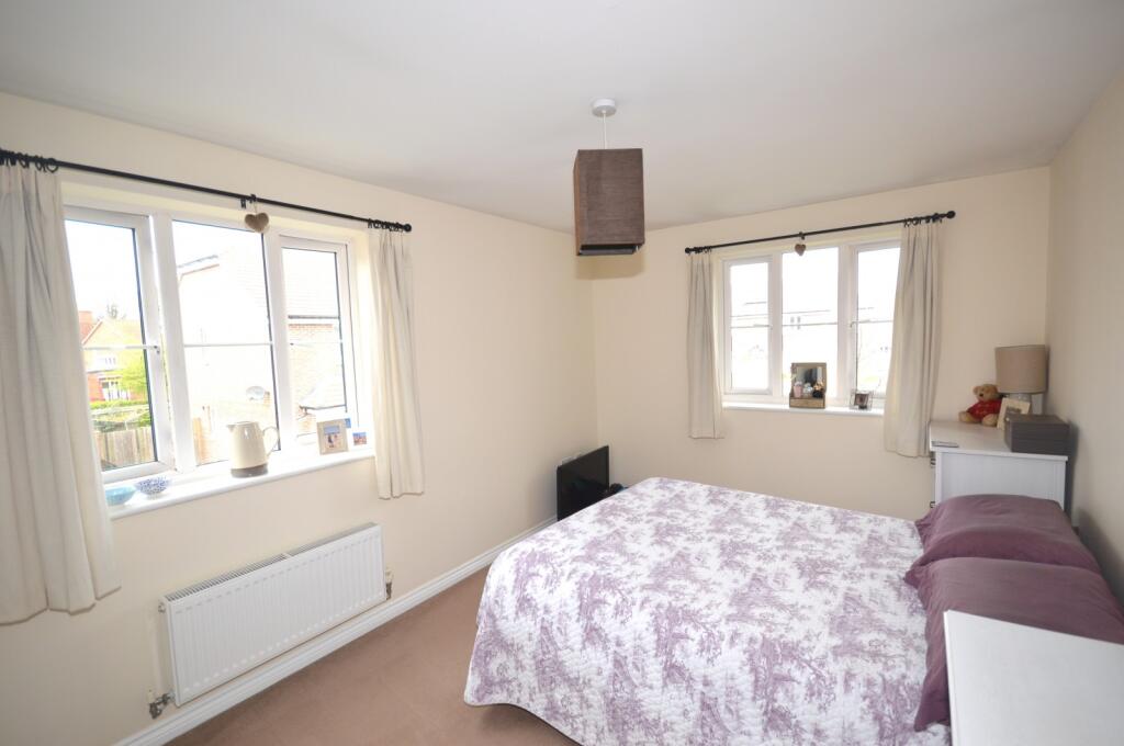 Flat to rent in Chic
