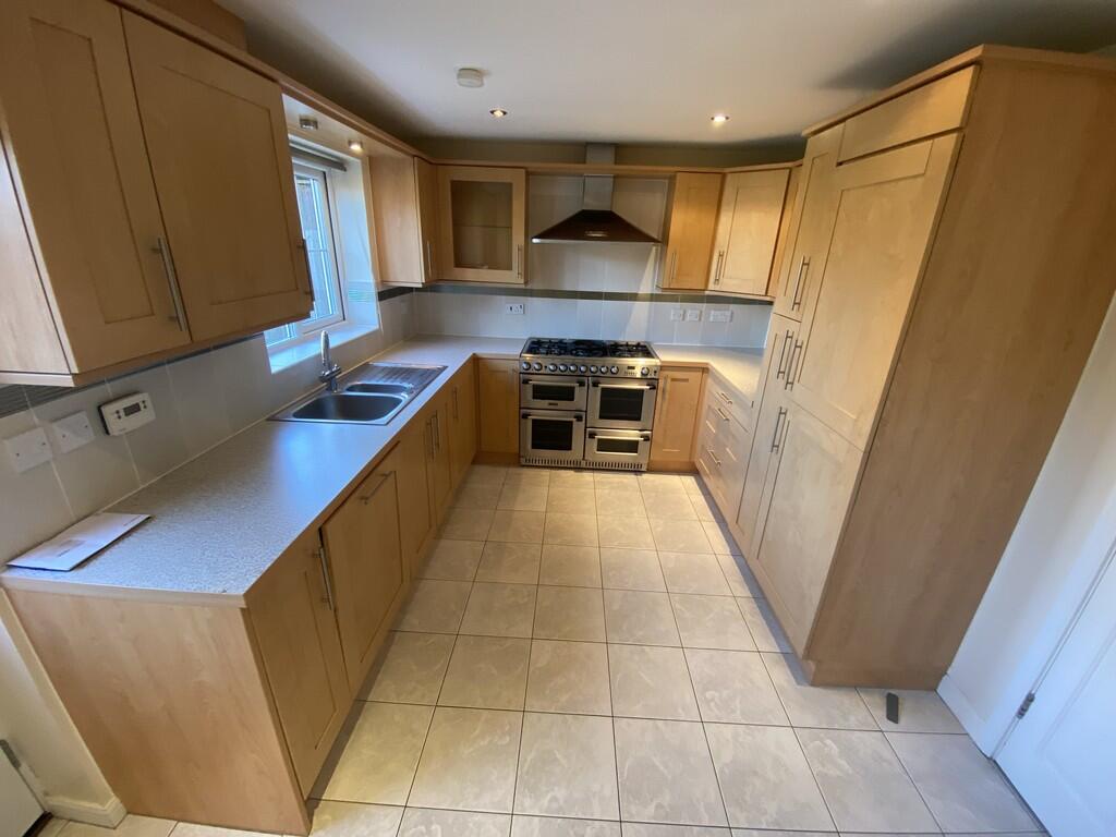 Kitchen Diner (2)