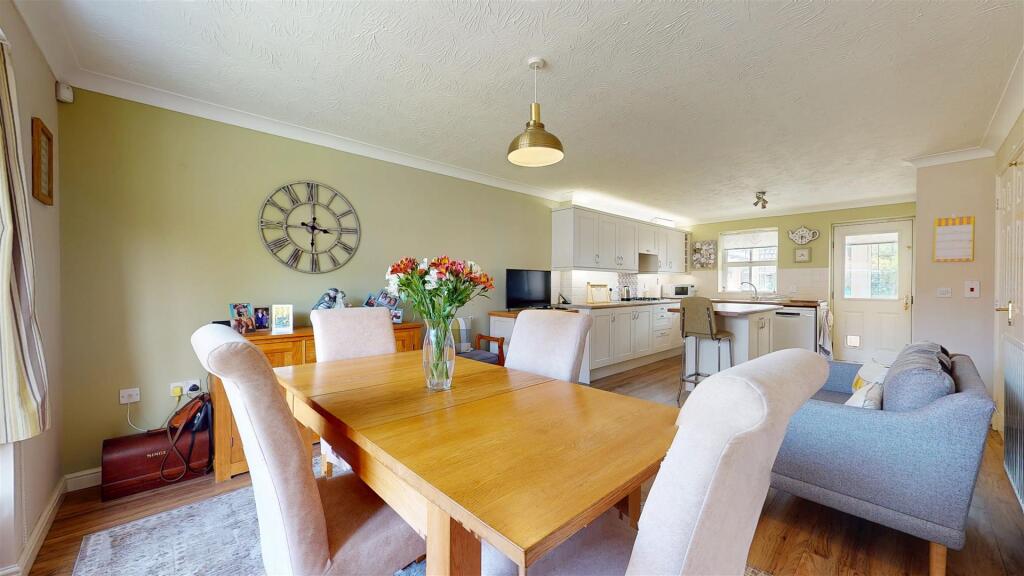 OPEN PLAN KITCHEN DINING ROOM