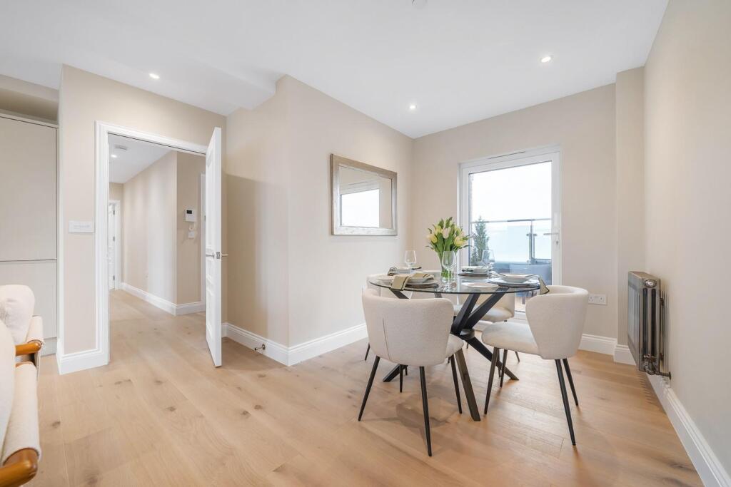 Dining Area.jpg