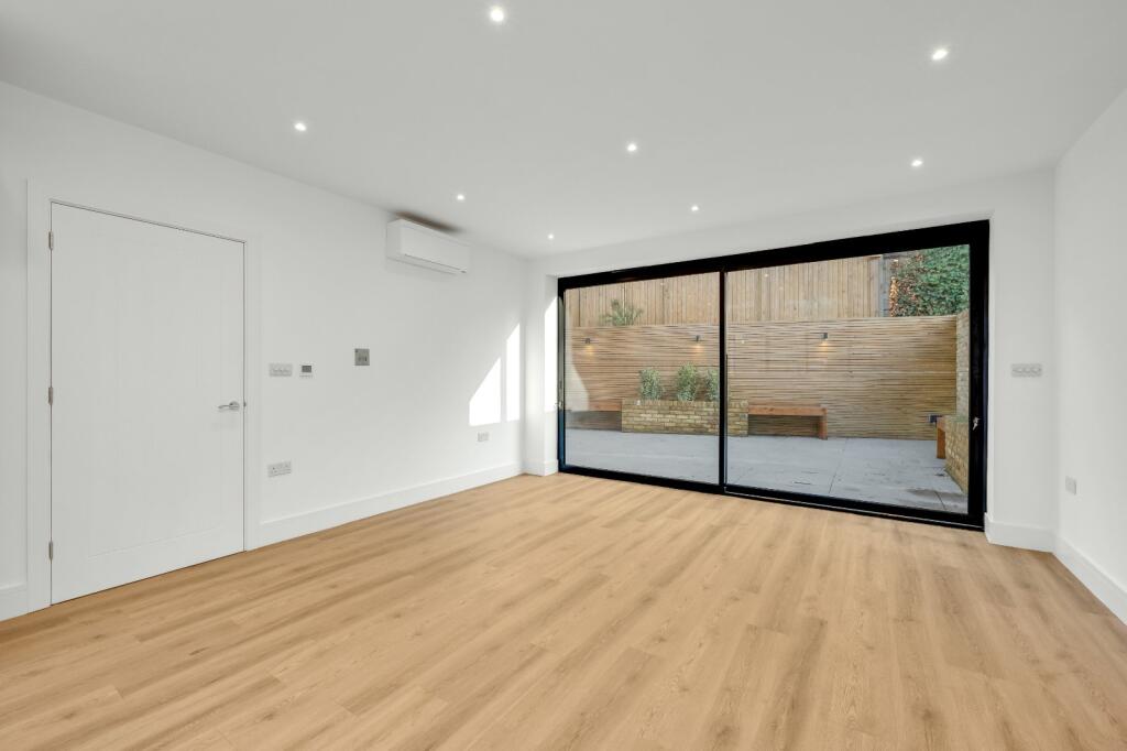 Kitchen/Reception Rm