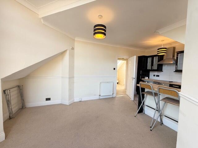 Lounge Kitchen