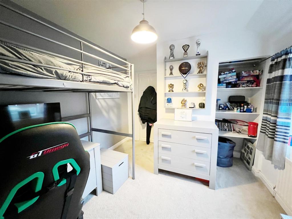 Bedroom 2 pic 2.jpg
