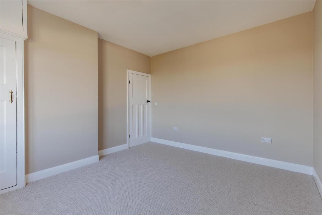 Bedroom 3-3.jpg