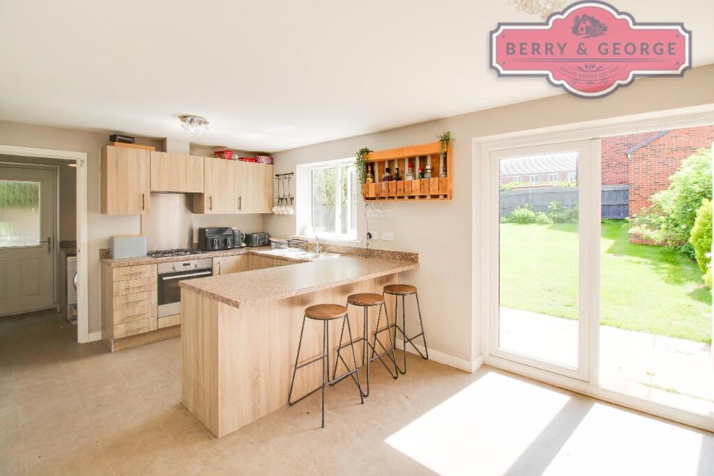 KITCHEN / DINER