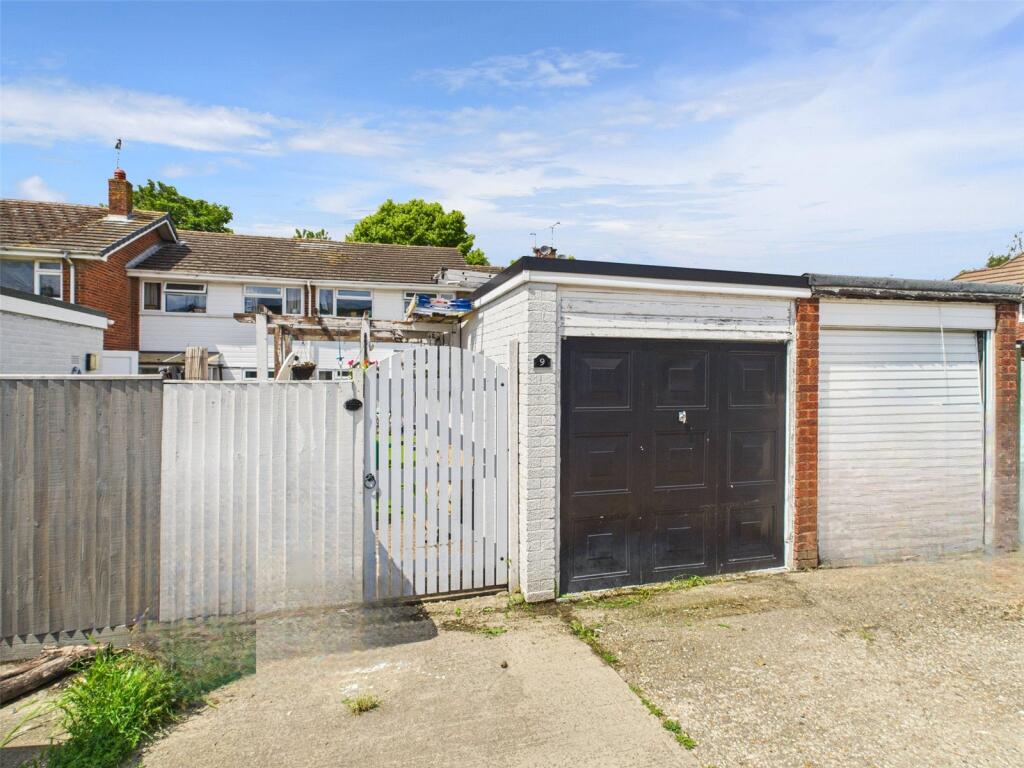 Garage/Driveway