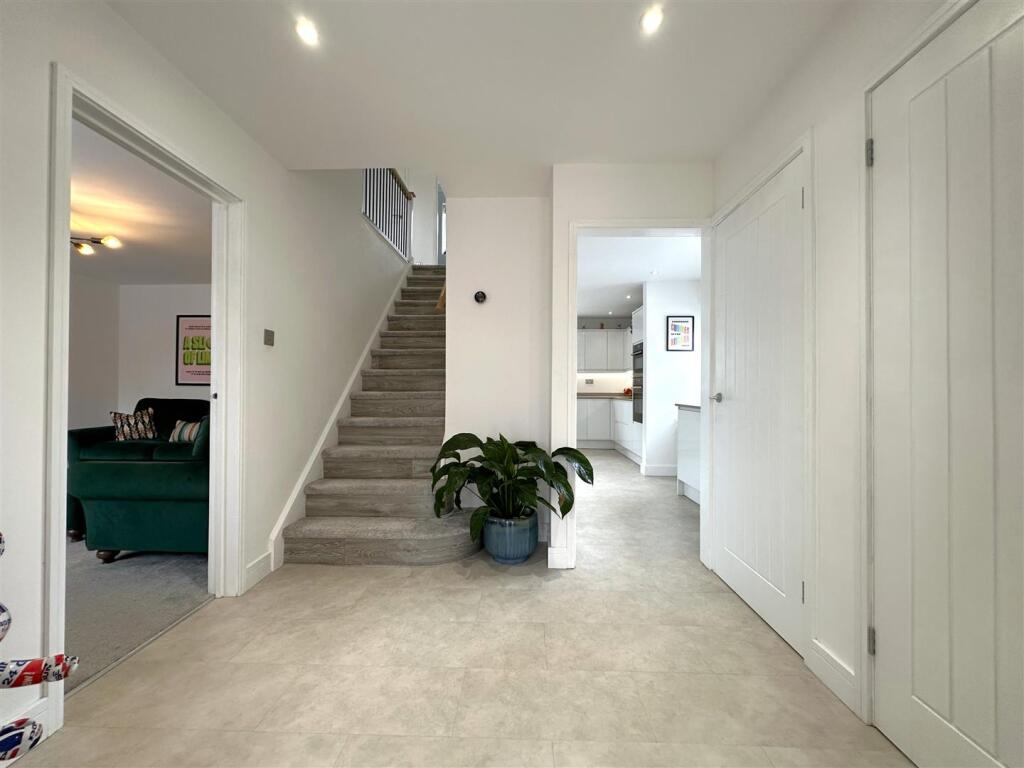 Inviting Reception Hall 066