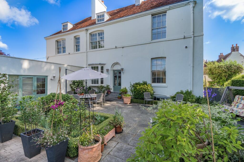 Westgate Court