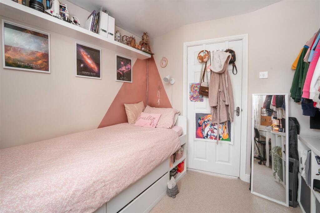 Bedroom2-2.jpg