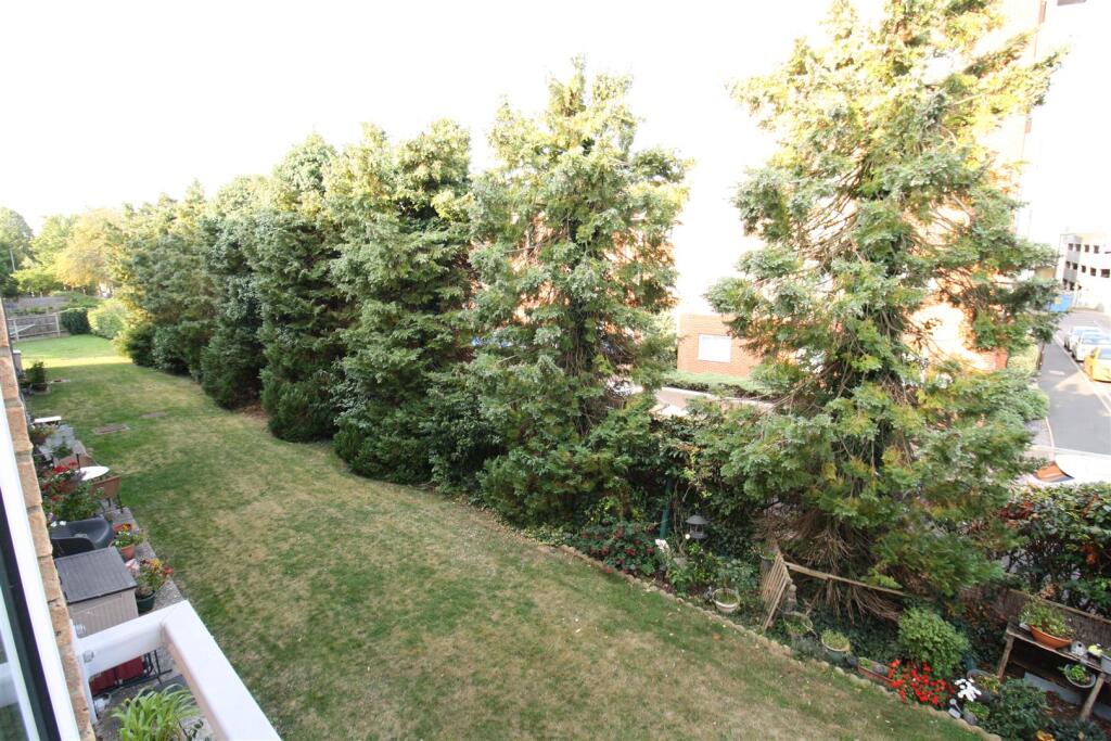 16 Bailsley Gdns view from rear.JPG