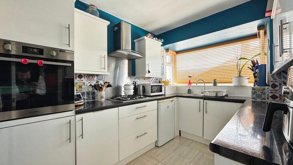 e5b810bc-image_pi...