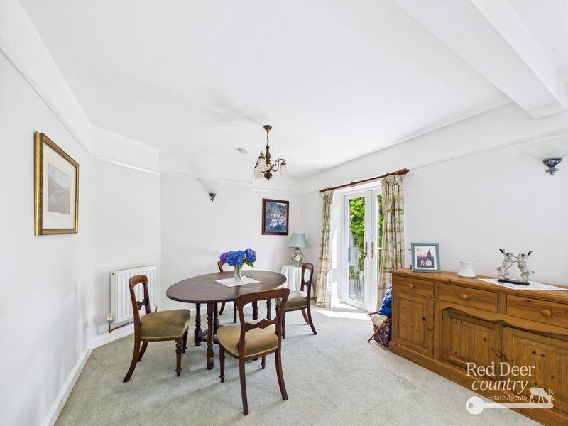 Sitting/Dining Room