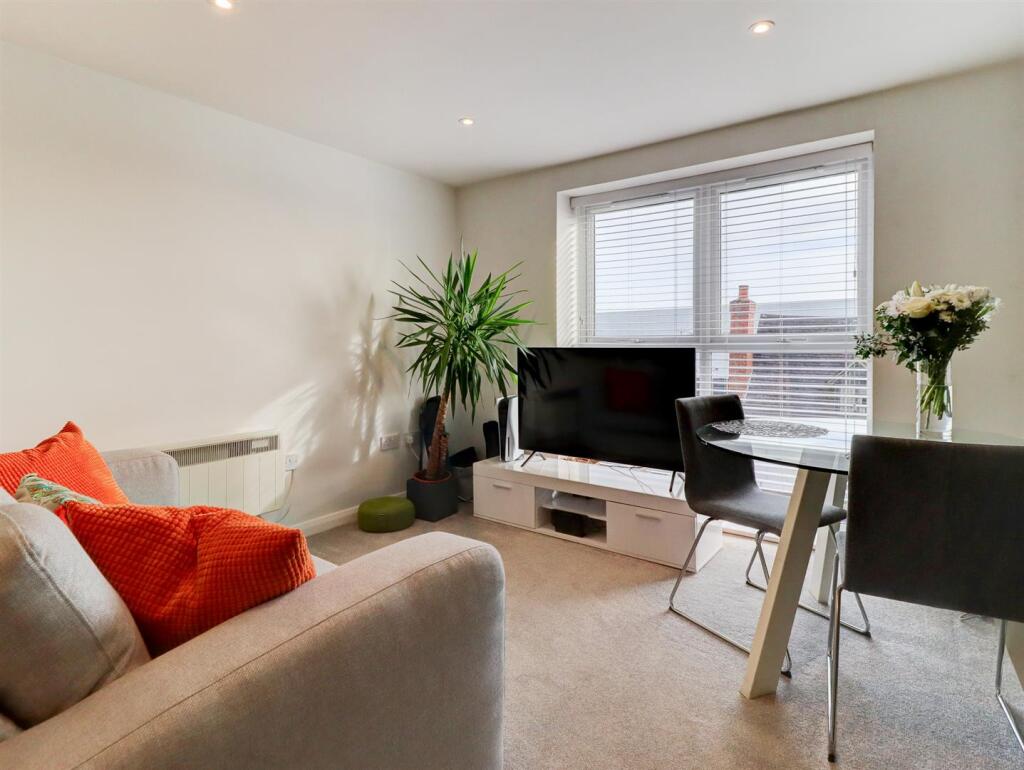 Living/Dining Area