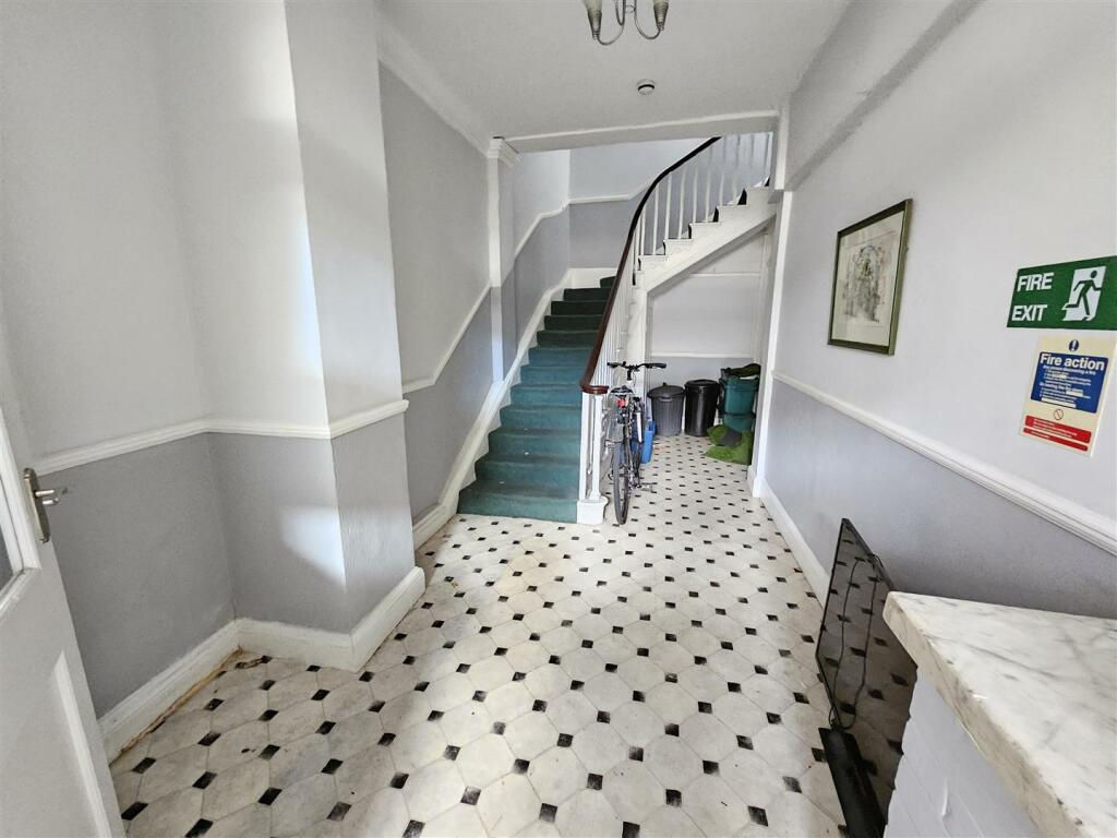 Communal Hallway.jpg