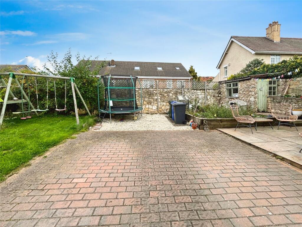 Driveway / Garden