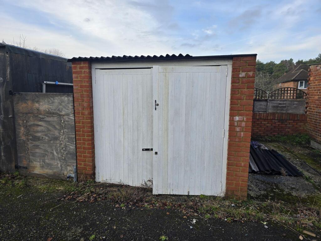 Parsons Close, Church Crookham, GU52