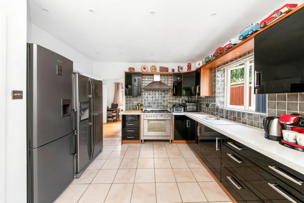 BREAKFAST KITCHEN