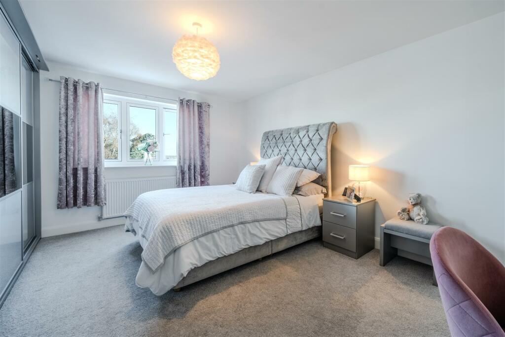 Bedroom 4-2.jpg