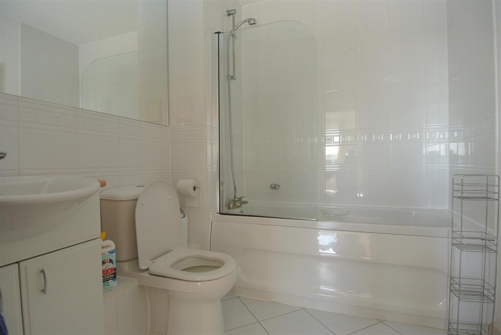 Bathroom.JPG