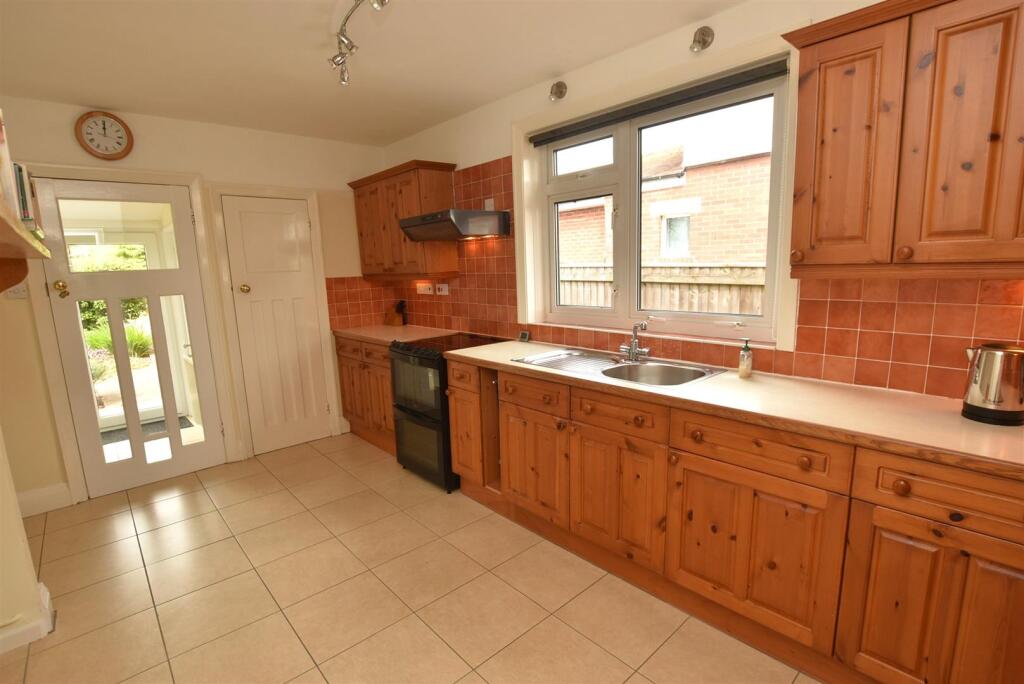Kitchen/Breakfast Room