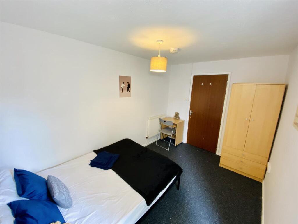 Room 2.jpg