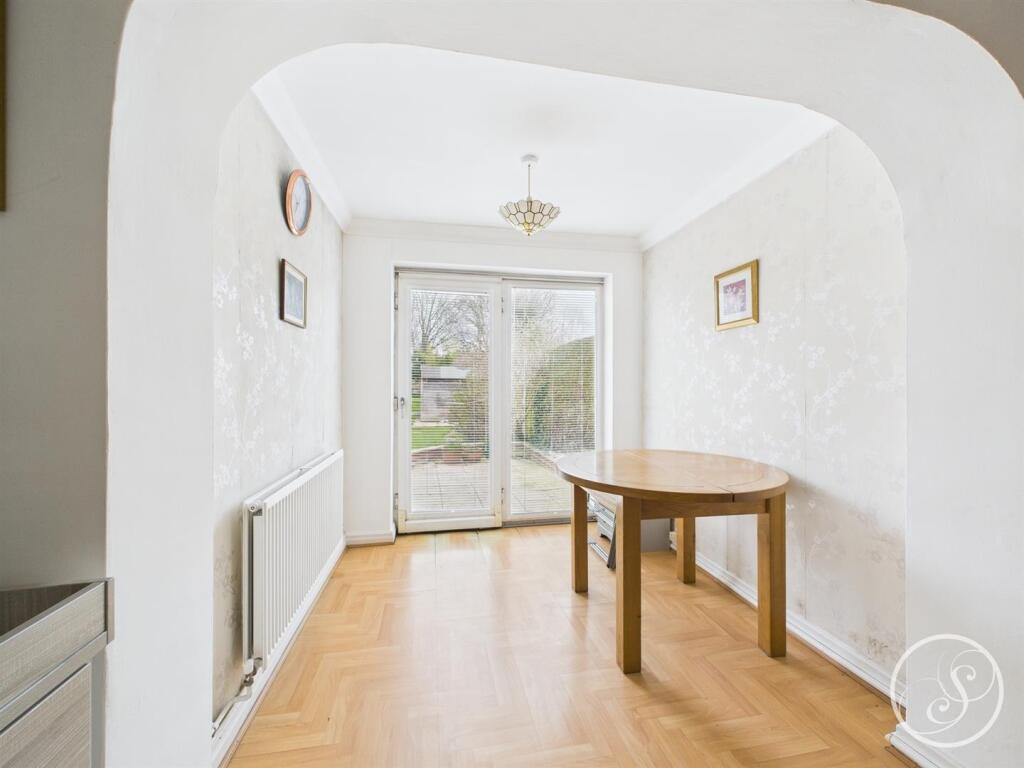 SECOND SITTING ROOM/DINER