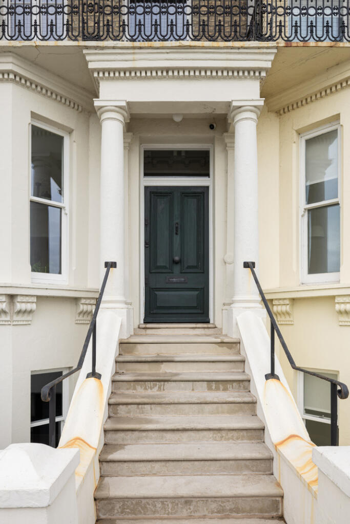 321389 - a0OP600000BhUJ3MAN_N8.jpg