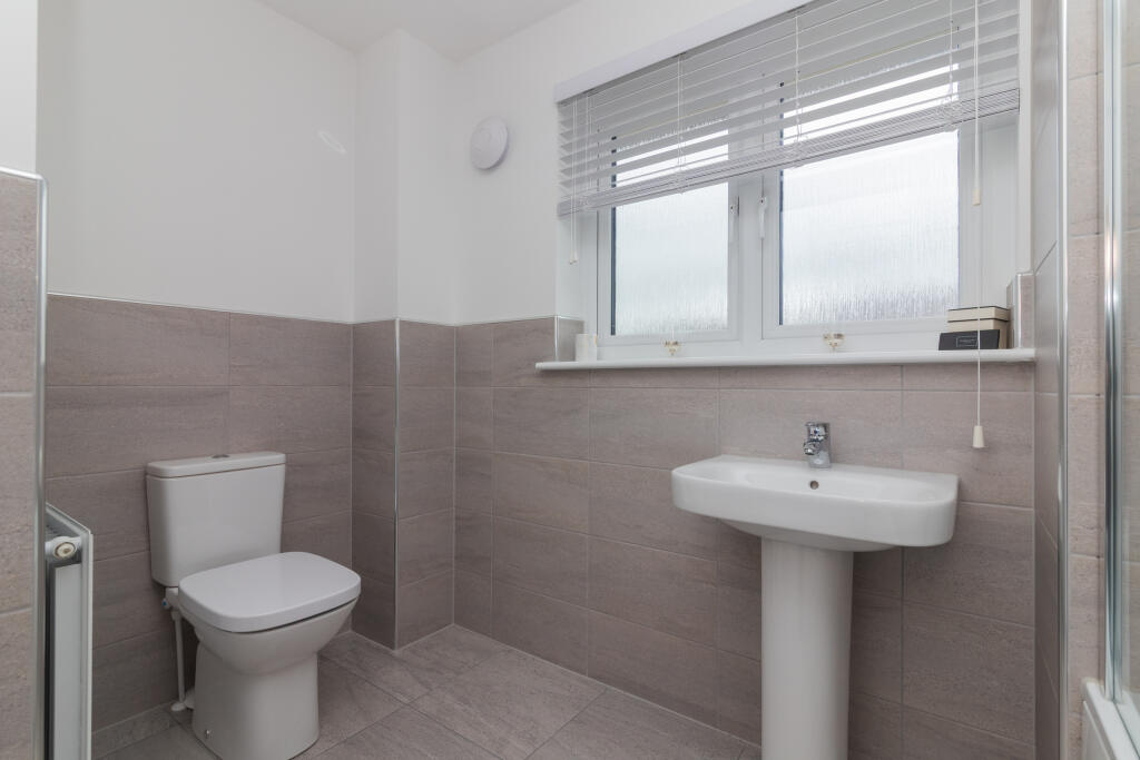 6 Mill of cart way, Linwood PA5 8FH L-23