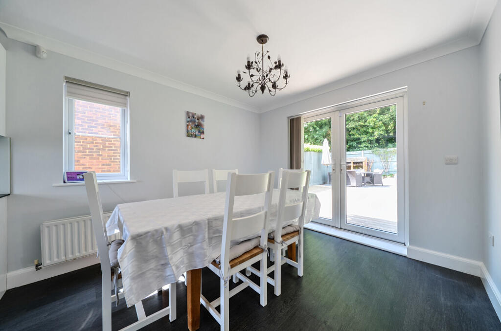 1272690-26-6836f8...