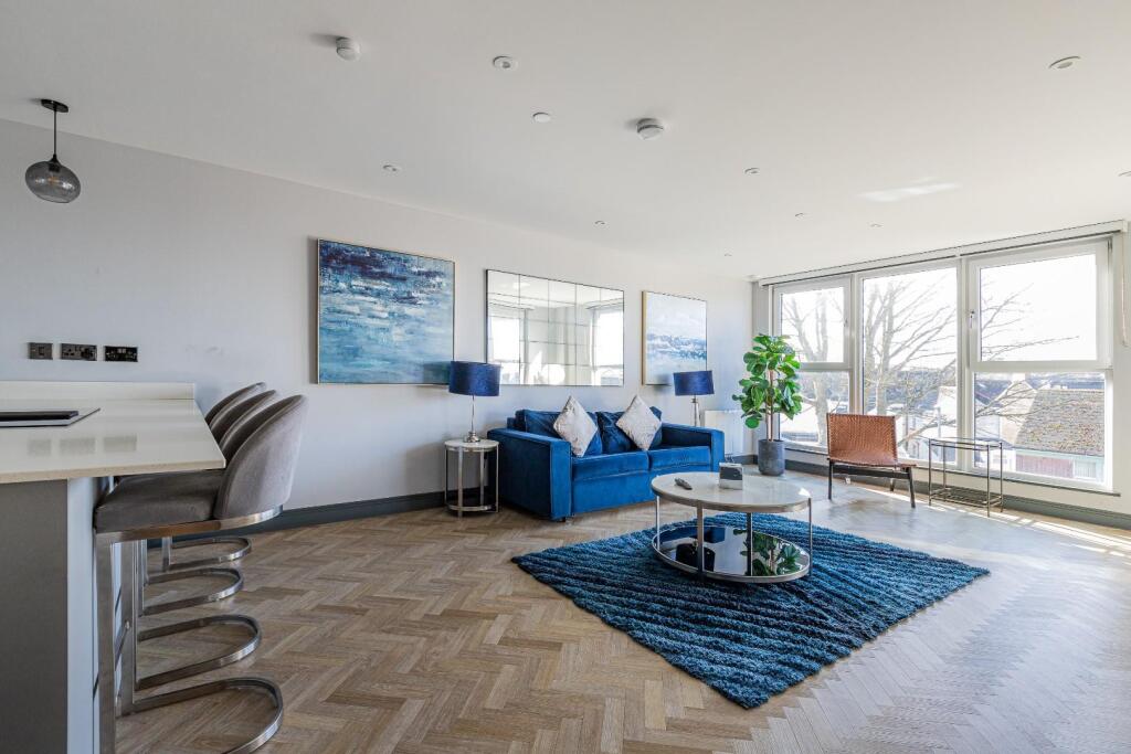 The Moorwell 7-9.jpg