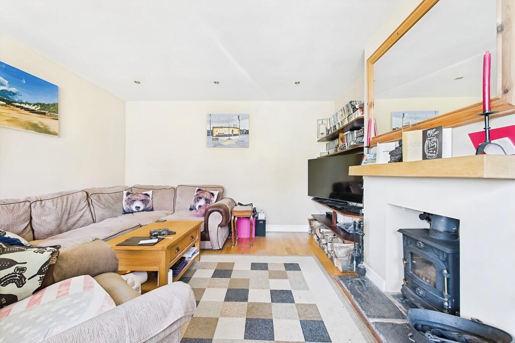 59957752-CAM01085...