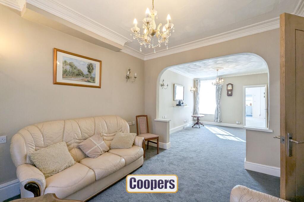Lounge/Dining Room