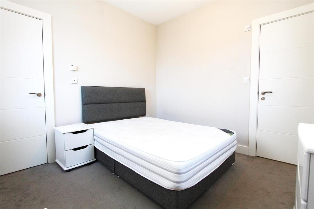 Bedroom 2.JPG