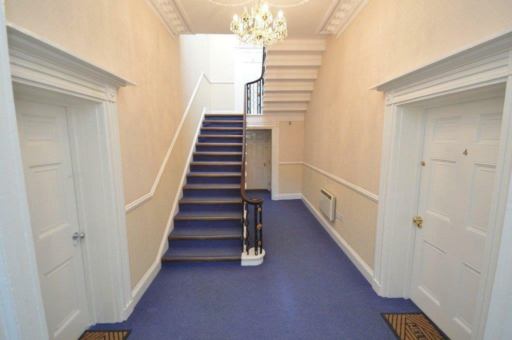 COMMUNAL ENTRANCE HALLWAY
