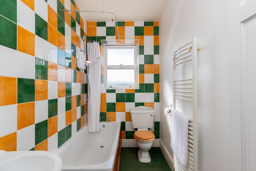 7F2R1RD - Bathroom C.jpg