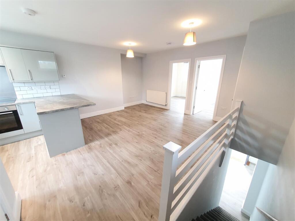 Lounge/Kitchen
