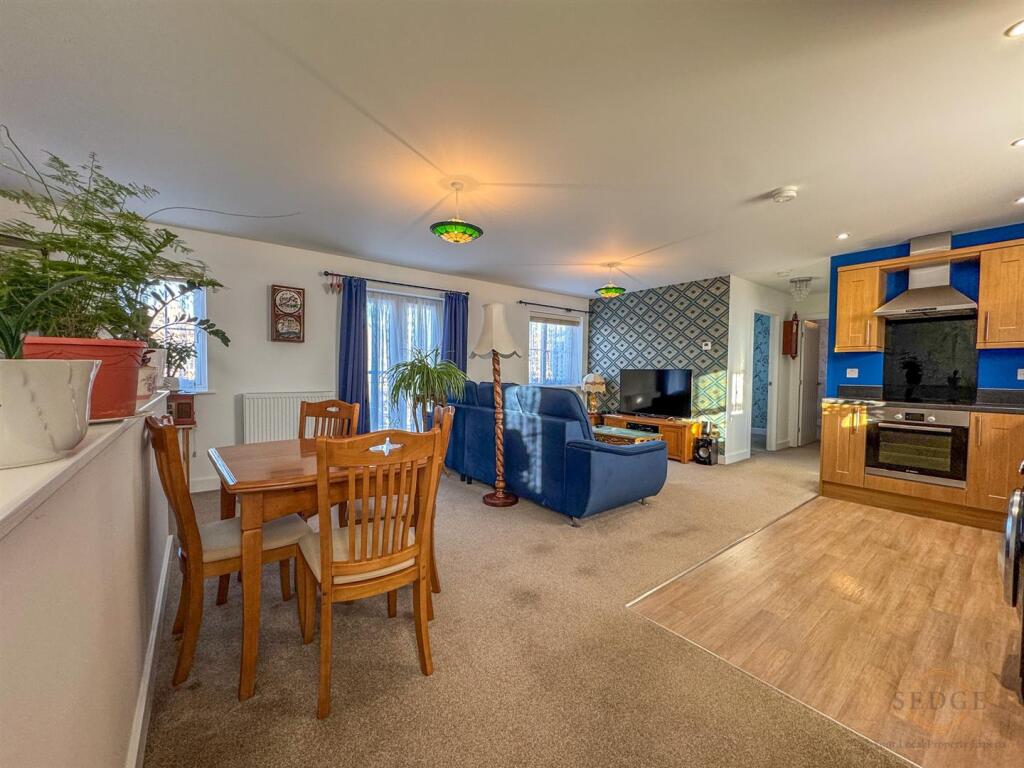 1 willow court-06.jpg