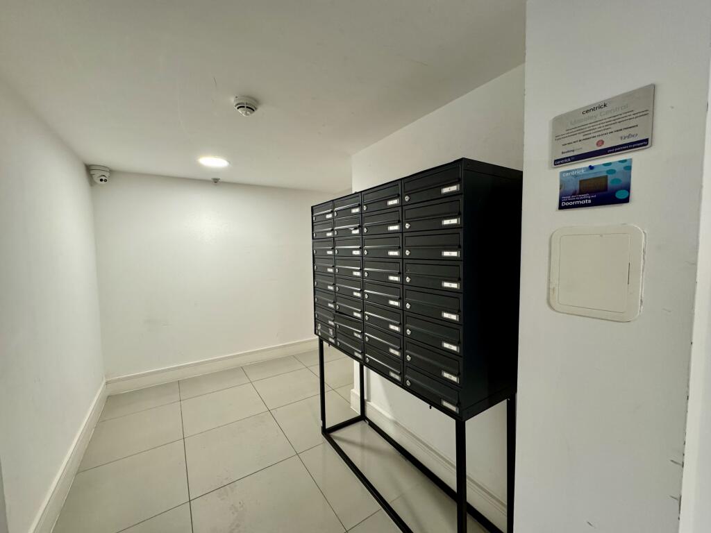 communal entrance/postbox