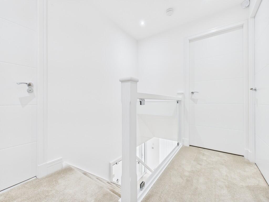 CAM05526G0-PR0028...