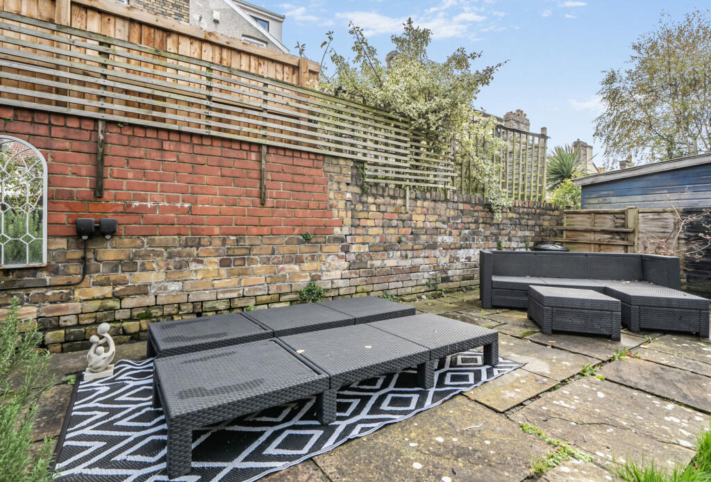 1382279-4-69246cd...