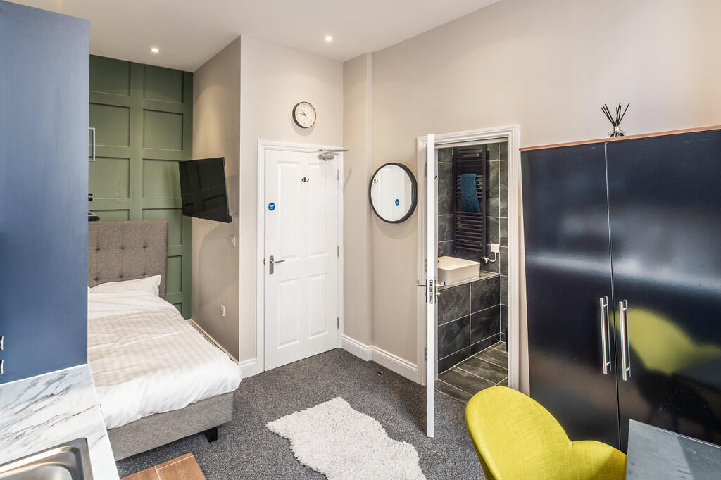 Canning Place B10...