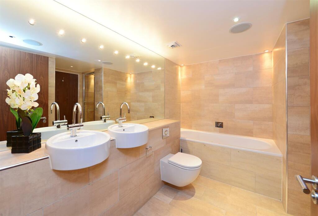 En-suite bathroom