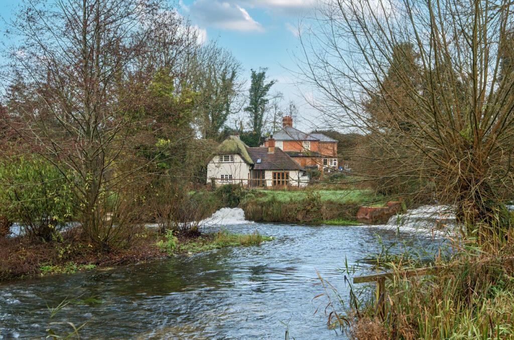 1385845-9-6929612...