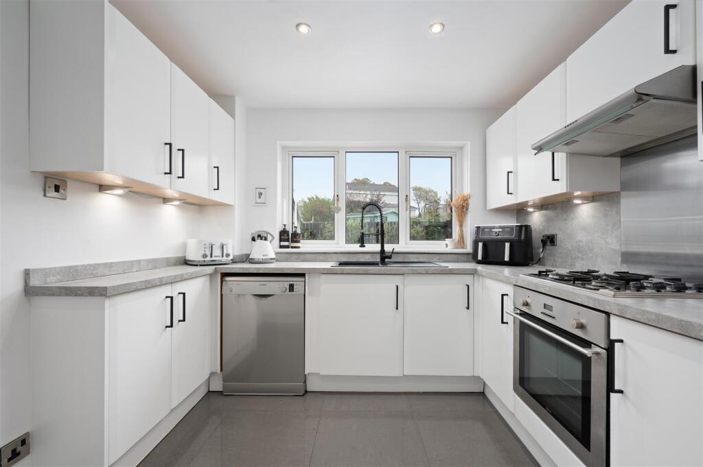 38WatsonPlace014.JPG