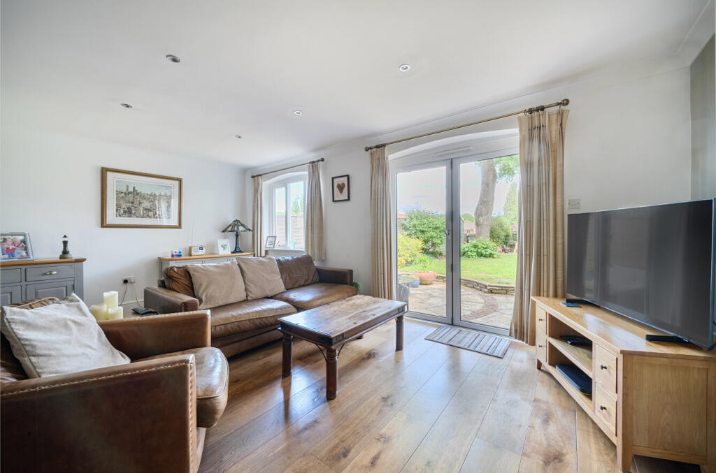 1300633-5-68370d4...