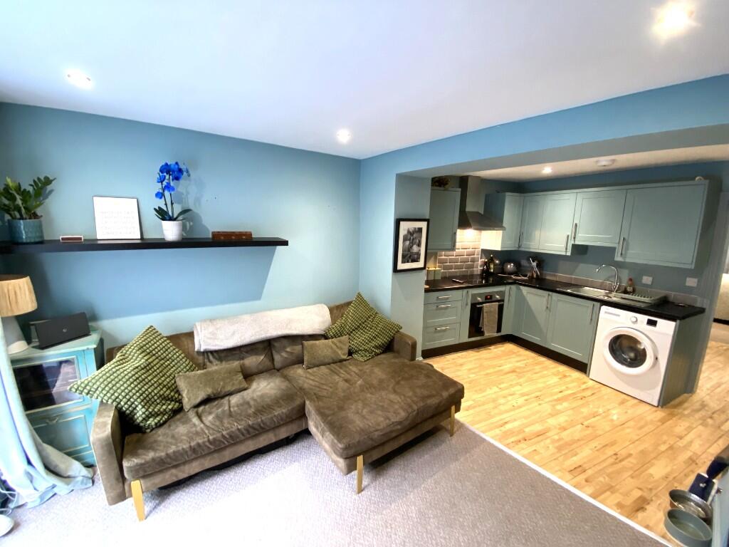 Lounge / Kitchen 